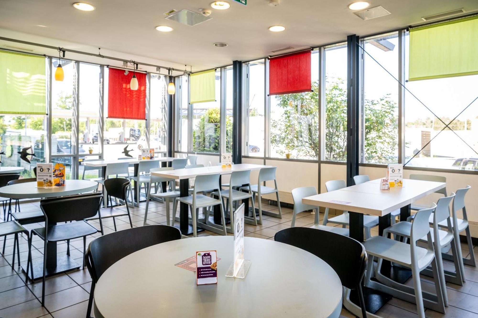 Serways Hotel Feucht Ost Eksteriør billede