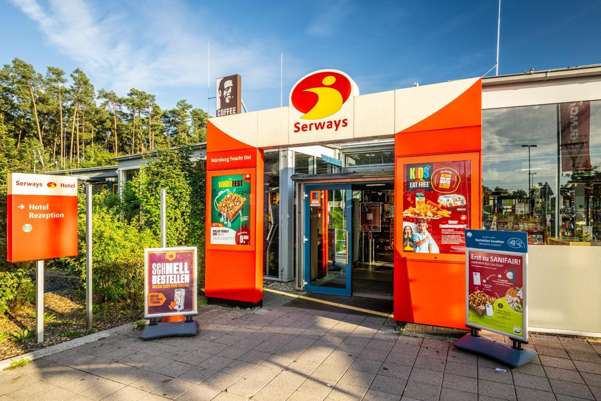 Serways Hotel Feucht Ost Eksteriør billede