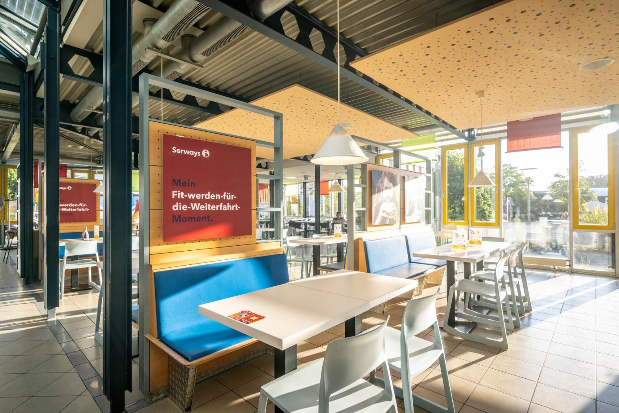 Serways Hotel Feucht Ost Eksteriør billede